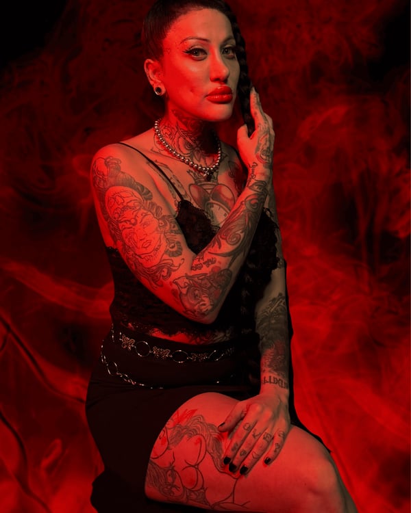 Mia Porfiria — Kurucu · Master Tattoo Artist · Eğitmen